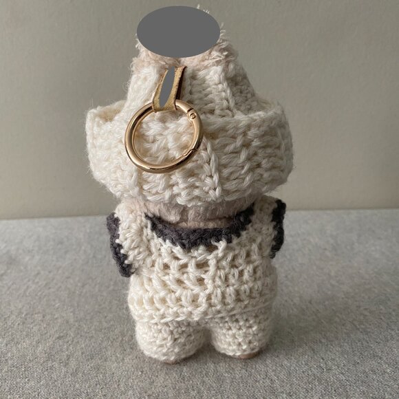 Handmade Crochet Cute White Grey Holiday Winter Outfit for 17cm Doll 3-Piece Set - Picture 3 of 6